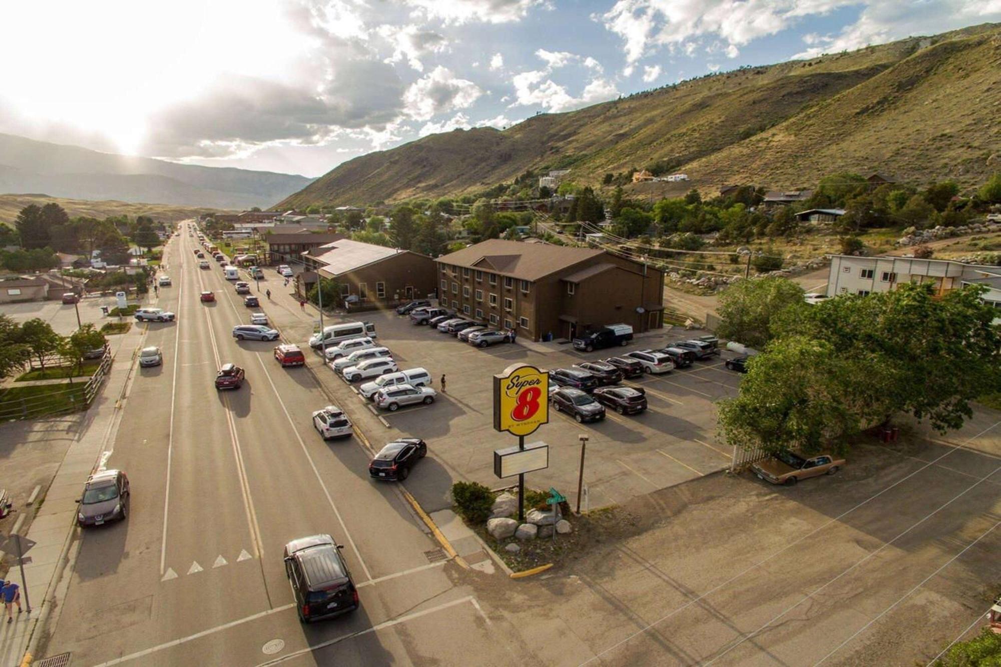 Super 8 By Wyndham Gardiner/Yellowstone Park Area Экстерьер фото