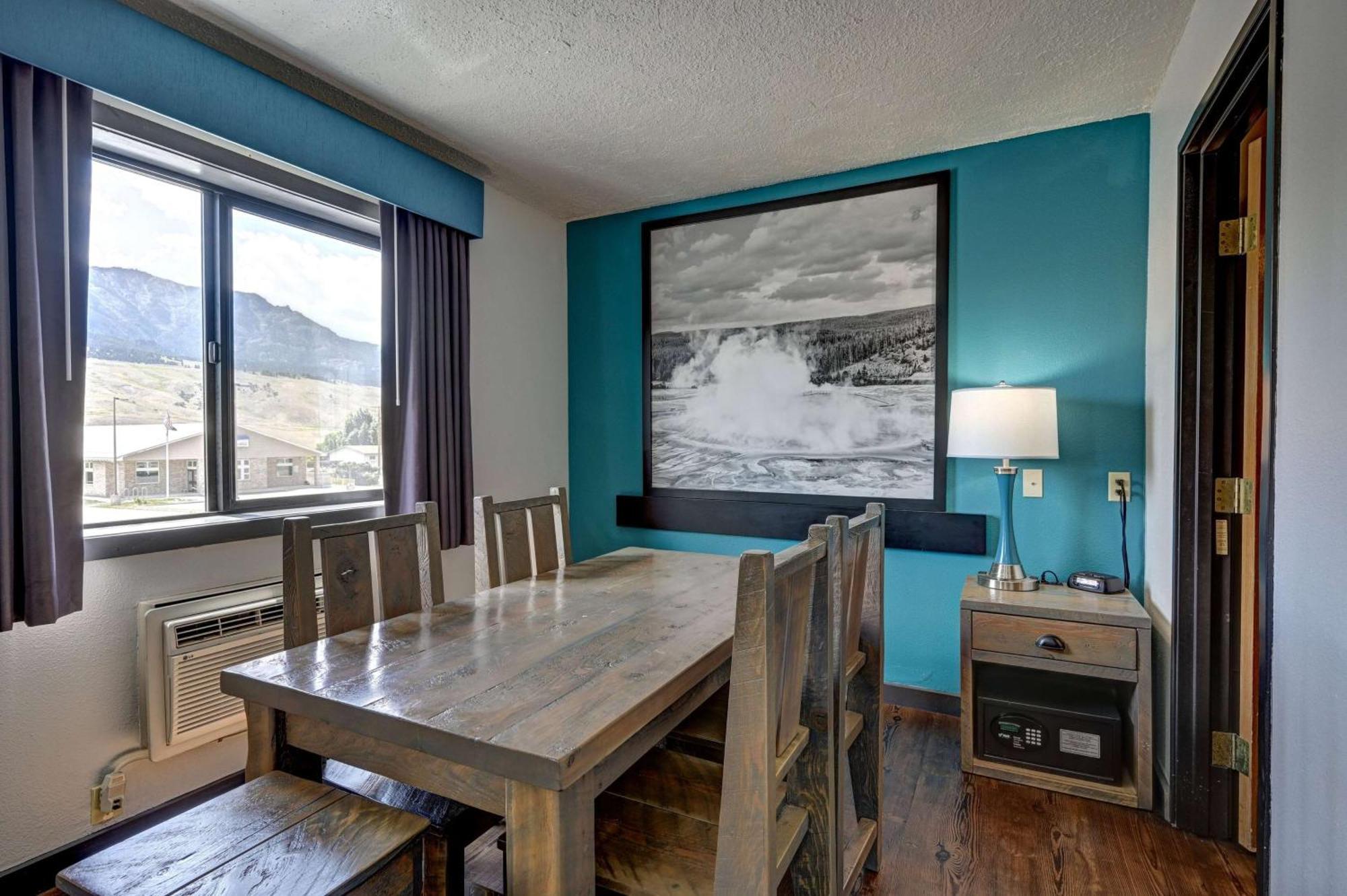 Super 8 By Wyndham Gardiner/Yellowstone Park Area Экстерьер фото