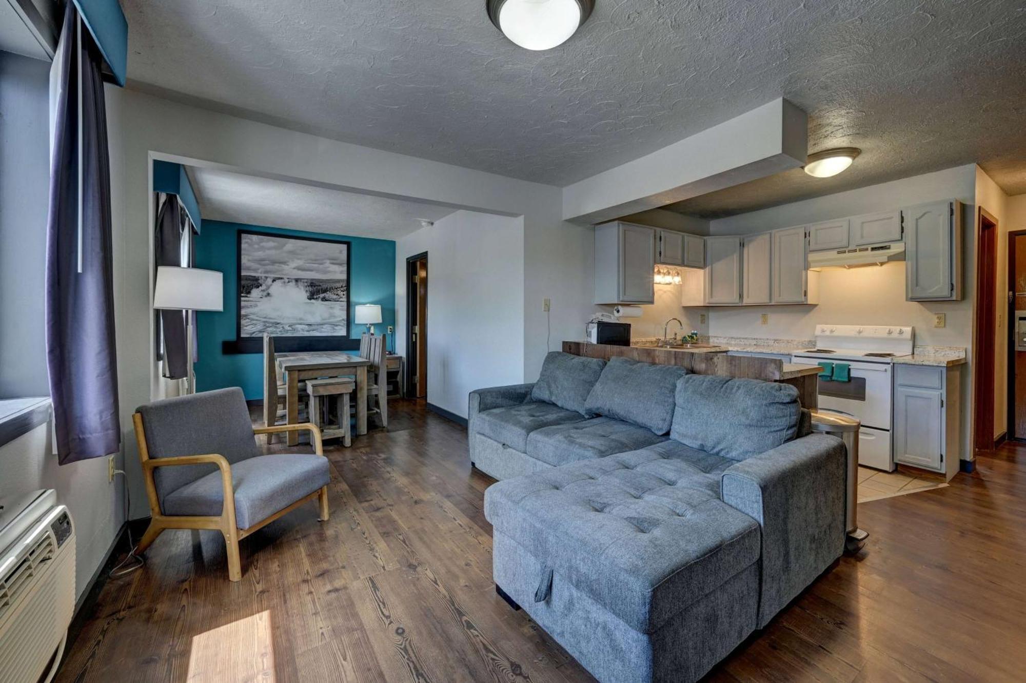 Super 8 By Wyndham Gardiner/Yellowstone Park Area Экстерьер фото