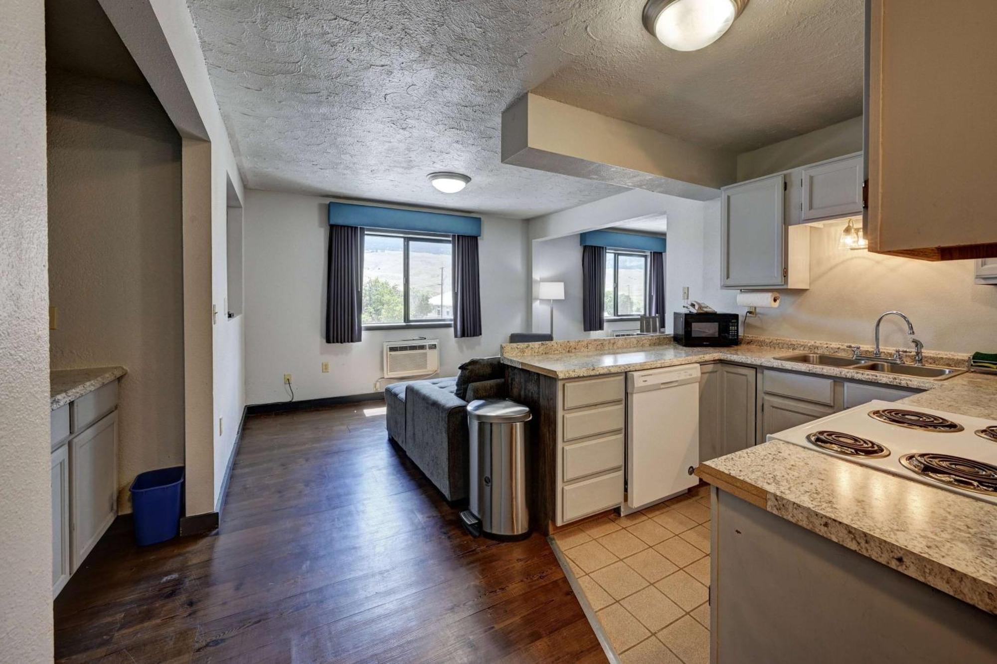 Super 8 By Wyndham Gardiner/Yellowstone Park Area Экстерьер фото