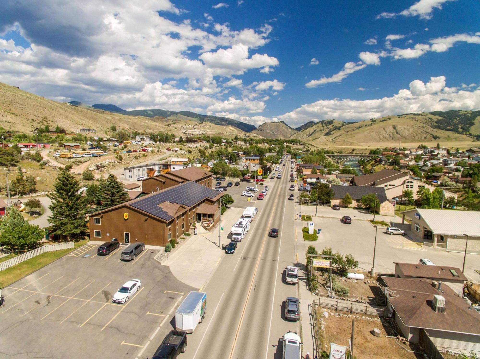 Super 8 By Wyndham Gardiner/Yellowstone Park Area Экстерьер фото