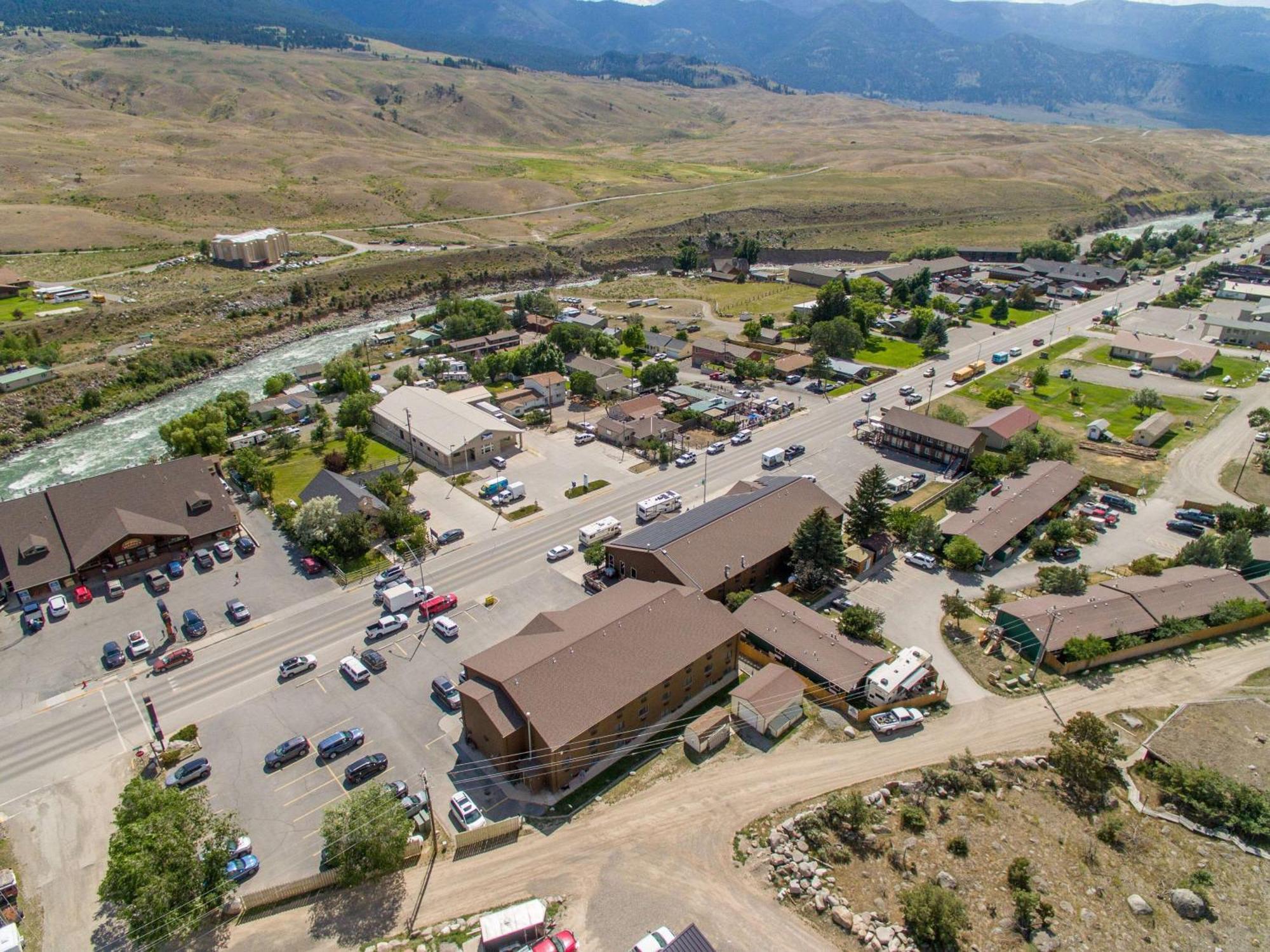 Super 8 By Wyndham Gardiner/Yellowstone Park Area Экстерьер фото