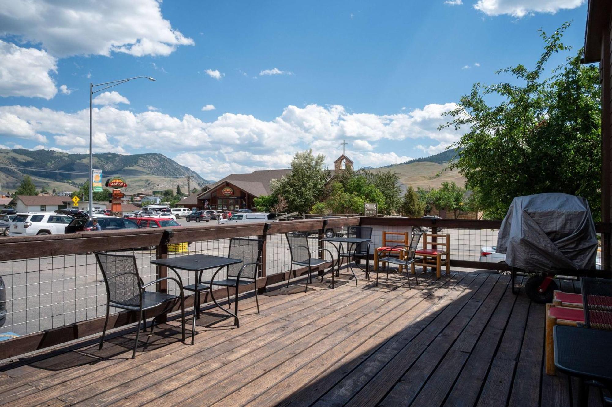 Super 8 By Wyndham Gardiner/Yellowstone Park Area Экстерьер фото