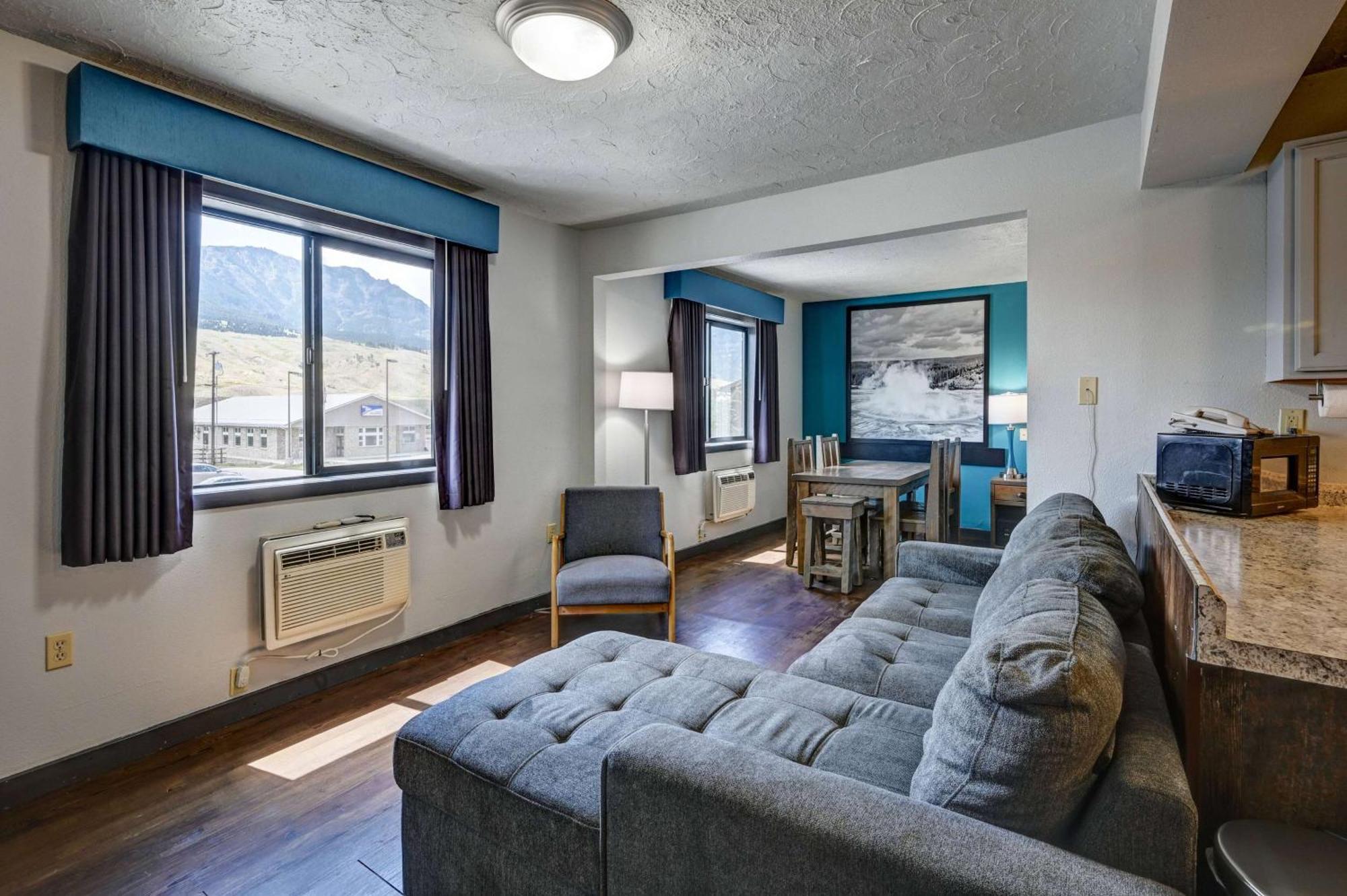 Super 8 By Wyndham Gardiner/Yellowstone Park Area Экстерьер фото